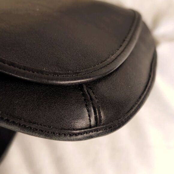 Vintage Coach Black 🖤 Leather Slim Hippie Flap Crossbody Saddle Messenge - Picture 8 of 17